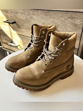 Timberland 6” women’s boots